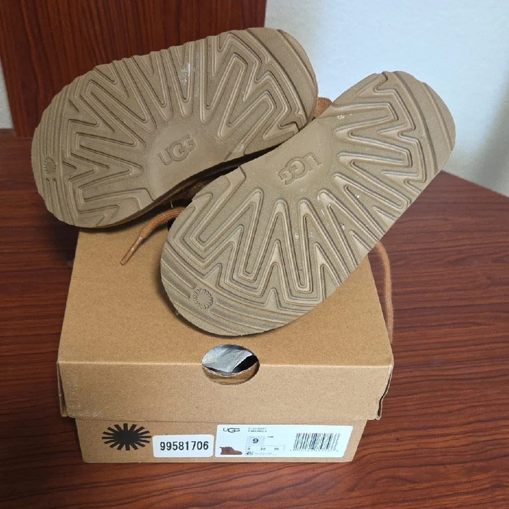 UGG Kids Neumell II Chestnut Suede Boots: Toddler size 9